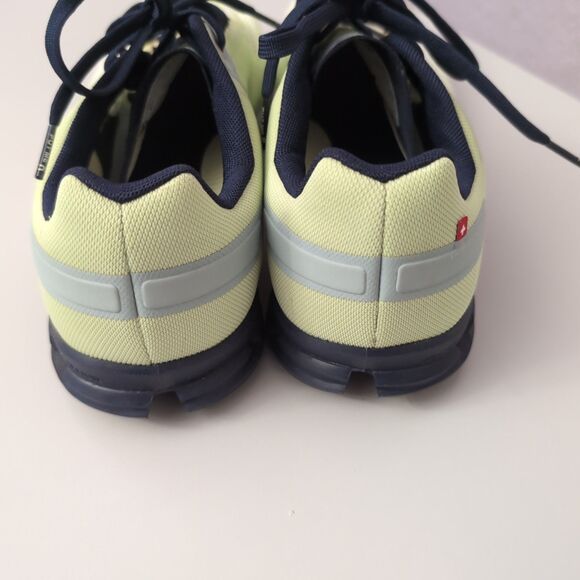 On Running Cloudflow Running Shoes Mens 10.5 Meadow White main image 6